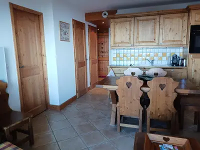 Appartement à Les Arcs 1800, Charmant appart 6 pers, skis aux pieds, piscine et parking privé à Arc 1800 - L1014029