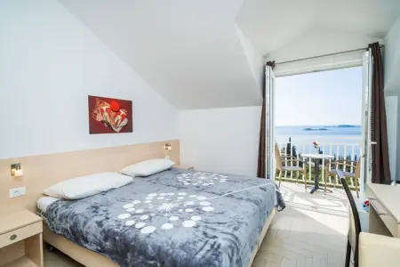 Villa Samba - Double Room with Balcony and Sea View - gasi se - Photo 3