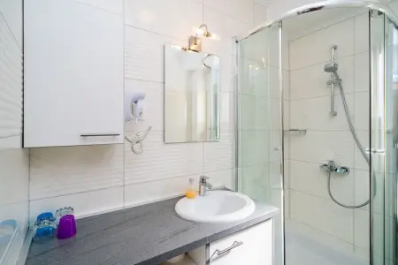 Villa Samba -  Luxury One-Bedroom Apartment with Balcony and Sea View - Photo 17