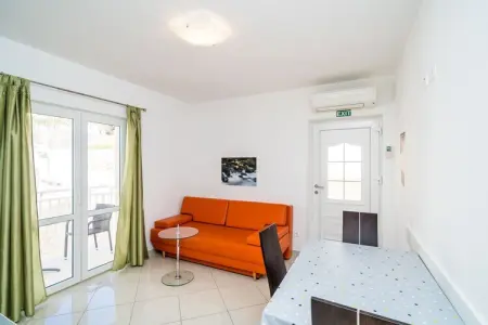 Villa Samba- Premium One-Bedroom Apartment with Balcony and Sea View - Photo 3