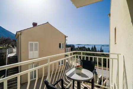 Villa Samba- Premium One-Bedroom Apartment with Balcony and Sea View - Photo 24