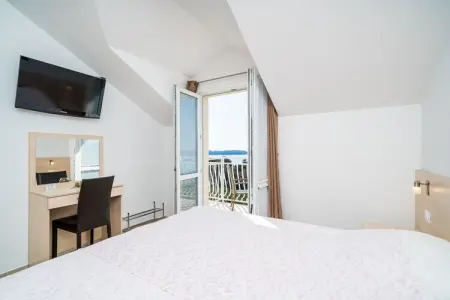 Villa Samba - Standard One-Bedroom Apartment with Balcony and Sea View - Photo 8