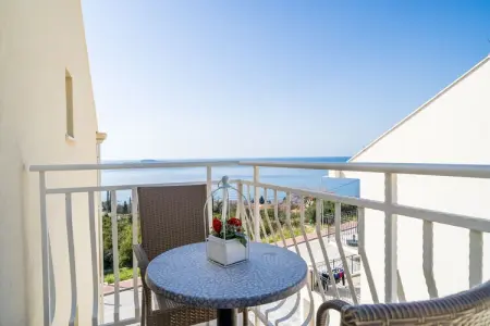 Villa Samba - Standard One-Bedroom Apartment with Balcony and Sea View - Photo 17