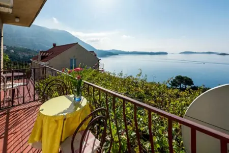 Guest House Fontana - One Bedroom Apartment with Balcony and Sea View - Photo 18