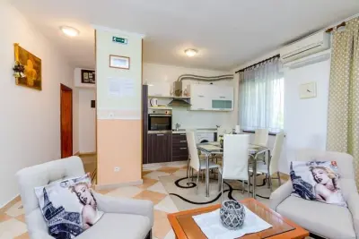 Appartement à Dubrovnik, Apartments Nicol - Two-Bedroom Apartment with Terrace and Sea View - L1014279