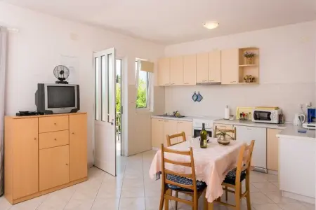 Apartments Miljan Popovic - Studio Apartment with Terrace - Photo 3