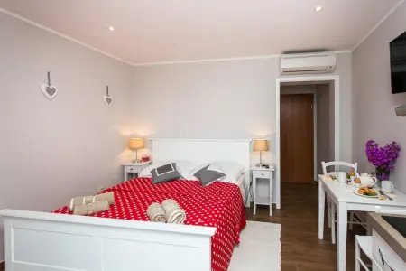 Villa Mirjana - Studio Apartment with Terrace and Sea View (Bogumila) - Photo 3