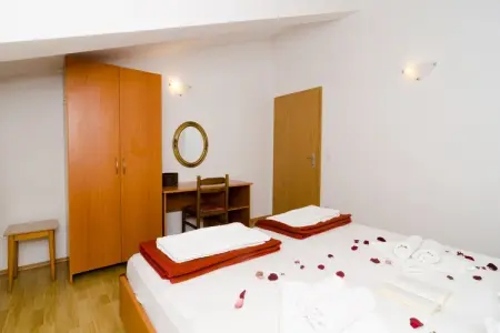 Apartments Senjo - One Bedroom Apartment with Balcony and Side Sea View (Apartman 6) - Photo 8