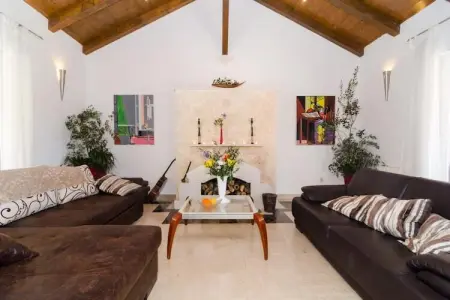 Villa Avoca - Four Bedroom Villa with Swimming Pool - Photo 1