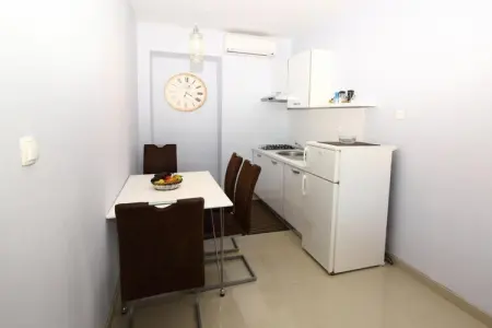 Apartments Dubreta - Two Bedroom Apartment with Balcony - Photo 5