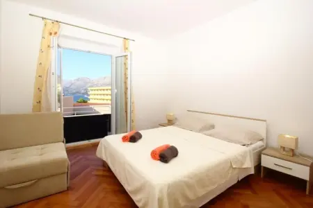 Apartments Dubreta - Two Bedroom Apartment with Balcony - Photo 6