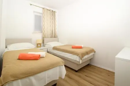 Apartments Dubreta - Two Bedroom Apartment with Balcony - Photo 8