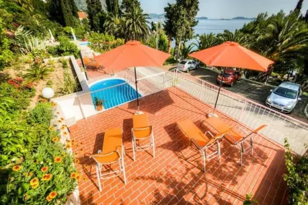 Guest House Villa Nina- Comfort Triple Room with Balcony and Sea View (S1 - crvena) - Photo 1