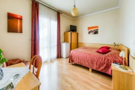 Guest House Villa Nina- Comfort Triple Room with Balcony and Sea View (S1 - crvena) - Photo 2