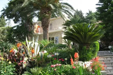 Guest House Villa Nina- Comfort Triple Room with Balcony and Sea View (S1 - crvena) - Photo 8