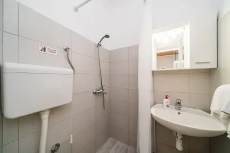 Guest House Villa Nina- Superior Triple Room with Balcony and Sea View (S2 - plava) - Photo 5