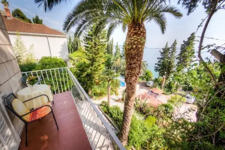 Guest House Villa Nina- Superior Triple Room with Balcony and Sea View (S2 - plava) - Photo 6