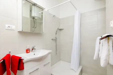 Guest House Villa Nina- One Bedroom Apartment with Sea View (Apt1) - Photo 10