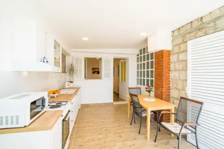 Guest House Villa Nina- Two Bedroom Apartment  with  Terrace and Sea View (Apt67) - Photo 5