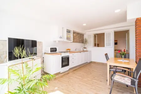 Guest House Villa Nina- Two Bedroom Apartment  with  Terrace and Sea View (Apt67) - Photo 6