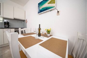 Location Appartement à Bol,Apartments Magdalena - Standard Apartment with Terrace and Sea View (A2) HR-00070-27 N°1015039