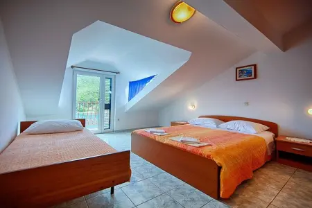 Apartments Malo Lago - One-Bedroom Apartment with Two Balconies and Sea View - Attic (Apartment 2) - Photo 9