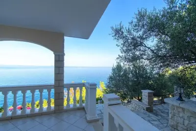 Maison à Prigradica, House Green Side Sunset- Four Bedroom House with Pool and Sea View - L1015237