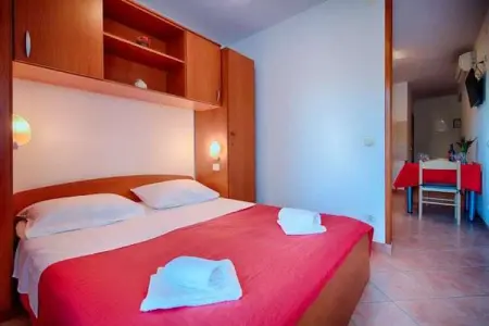 Apartments Bruna Lastovo-Standard One Bedroom Apartment with Balcony and Sea View-Crveni - Photo 2