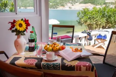 Appartement à Veliki Zaton, Seaside Studio - Studio Apartment with Private Beach and Sea View - L1015330