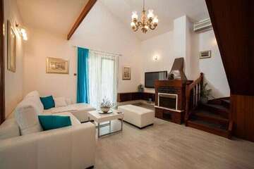 Location Casa a Okrug Gornji,Holiday home  Ingrid - Four Bedroom Holiday Home with Pool HR-00078-26 N°1015462