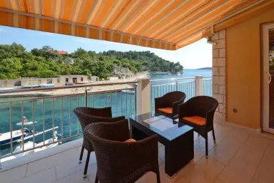 Mobil Home à Prižba, Apartments Korčula - Standard Two Bedroom Apartment with Terrace and Sea View (Seashell) - L1015533