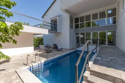 Appartement à Zadvarje, Villa Green Castle - Five bedroom villa with swimming pool - L1015741