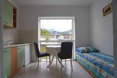 Appartement à Baška Voda, Apartments Pezo - One Bedroom Apartment (Mira 3) - L1015847