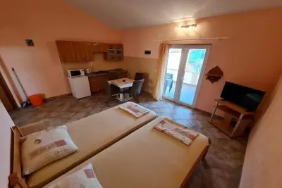 Mobil Home à Vir, Apartments Robi - One Bedroom Apartment with Terrace - L1015884