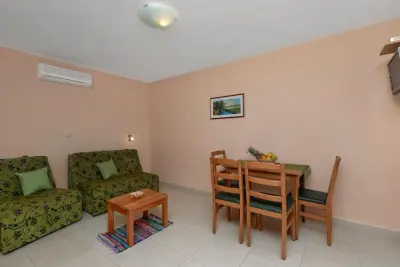 Appartement à Baška Voda, Apartments Villa Juric - One Bedroom Apartment with Balcony 5 - L1015901