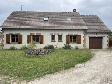 Location Casa rural en Dhuizon,Gîte familial chaleureux avec jardin, proche Châteaux de la Loire et activités nature FR-1-491-451 N°1016176