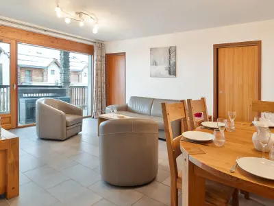 Appartement à Le Monêtier les Bains, Appartement avec terrasse proche des pistes à Serre Chevalier - L1016274