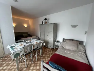 Appartement à La Roche Posay, Studio avec jardin, balcon, WIFI et parking près des Thermes - L1016612