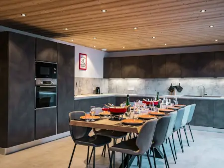 Chalet 6 pièces neuf, 12 pers, 3 sdb, parking, terrasse, proche remontées - Photo 1