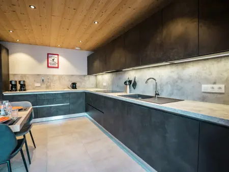 Chalet 6 pièces neuf, 12 pers, 3 sdb, parking, terrasse, proche remontées - Photo 3