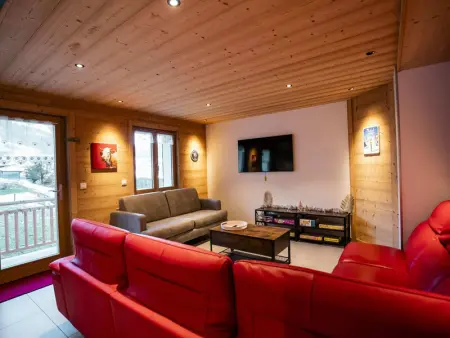 Chalet 6 pièces neuf, 12 pers, 3 sdb, parking, terrasse, proche remontées - Photo 4