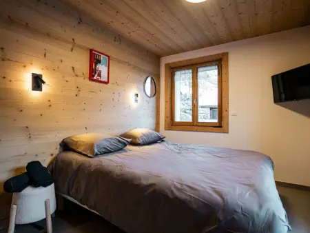 Chalet 6 pièces neuf, 12 pers, 3 sdb, parking, terrasse, proche remontées - Photo 8