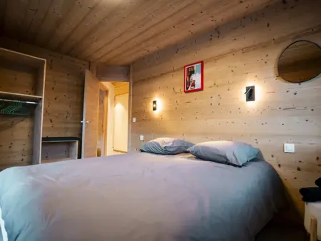 Chalet 6 pièces neuf, 12 pers, 3 sdb, parking, terrasse, proche remontées - Photo 9