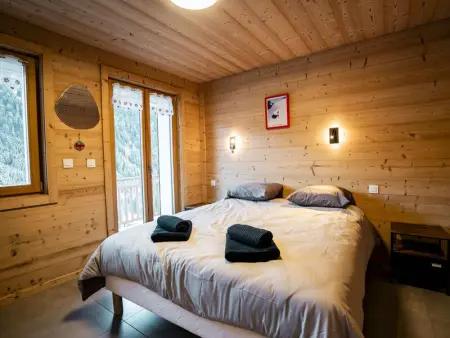 Chalet 6 pièces neuf, 12 pers, 3 sdb, parking, terrasse, proche remontées - Photo 10