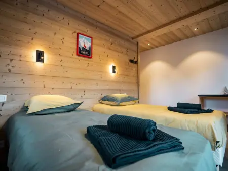 Chalet 6 pièces neuf, 12 pers, 3 sdb, parking, terrasse, proche remontées - Photo 14