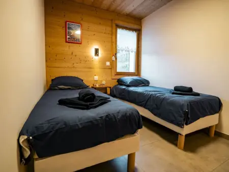 Chalet 6 pièces neuf, 12 pers, 3 sdb, parking, terrasse, proche remontées - Photo 15