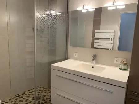 Appartement tout confort avec WIFI, lave-linge et lave-vaisselle - Photo 9