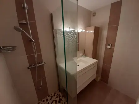 Appartement tout confort avec WIFI, lave-linge et lave-vaisselle - Photo 10