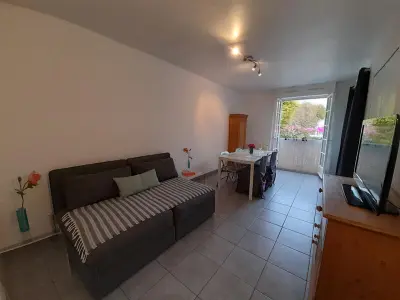 Appartement à La Roche Posay, T2 au centre-ville avec WiFi et ascenseur à La Roche-Posay - L1017059