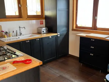 Chalet spacieux 12 pers, 4 ch, 4 sdb, cuisine équipée, parking, cheminée - Photo 5